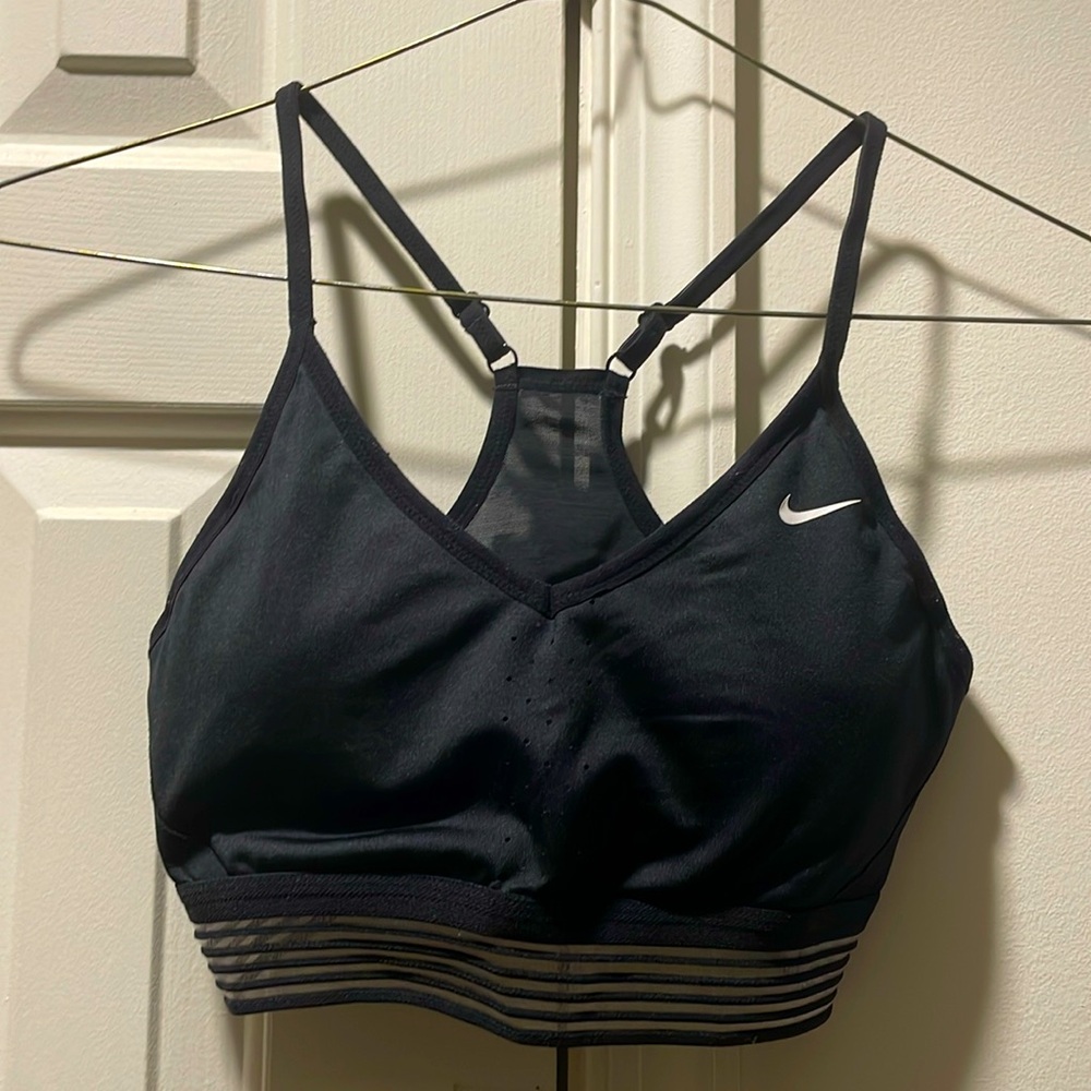Nike Dri-Fit Black sports bra with Mesh details 🖤